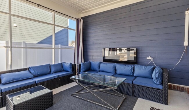 Photo - 312 Maycox Ln