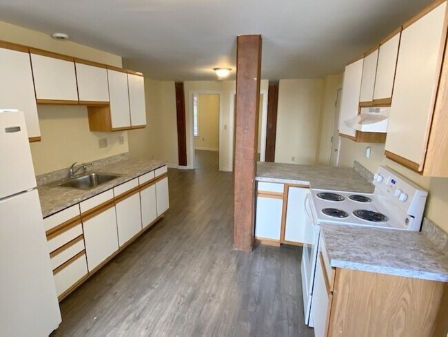 Photo - 79 Hawley St Unit B