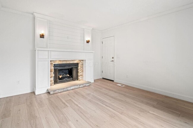 Photo - 39 Groton Dr