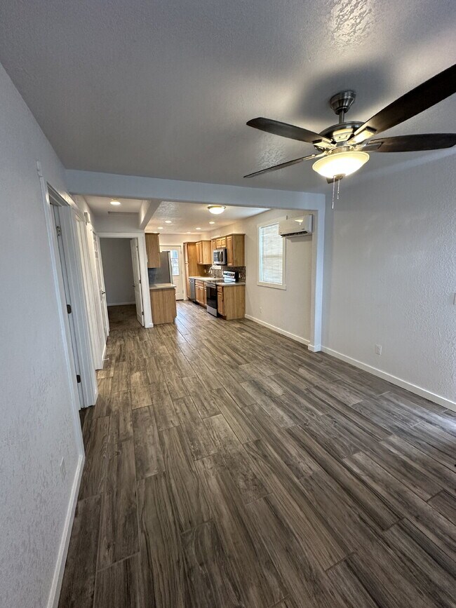 "Charming Little 2-Bedroom Gem on North 5th Street with Elegant Granite Touches!"