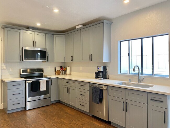 Photo - 1336 42nd Ave Unidad 1336