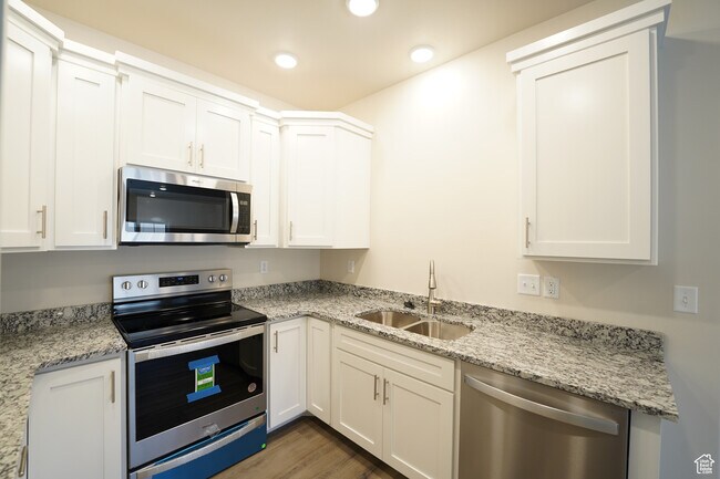 Building Photo - 1561 110 Unit A Rental