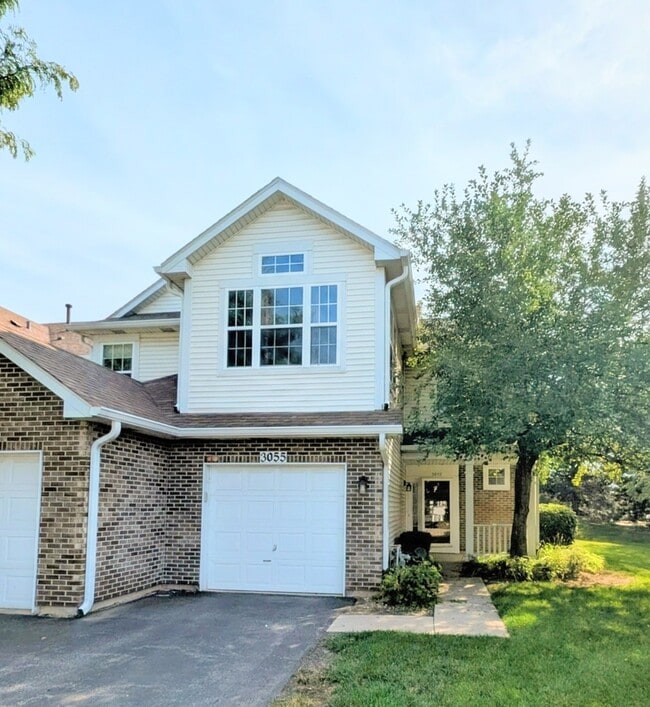 Building Photo - 3055 Kentshire Cir