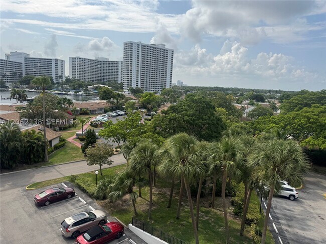200 Leslie Dr Unit 629