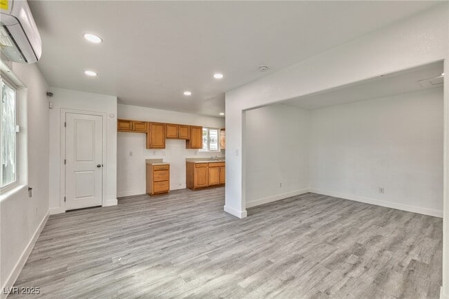 Building Photo - 339 N 10th St Unit 2