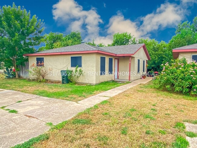 Building Photo - 321 Frontier Dr Unit B