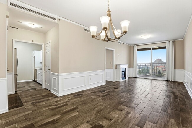Building Photo - 1 Towers Park Ln Unit 1007