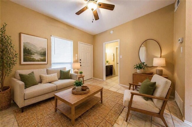 Building Photo - 3206 King St Unit 208