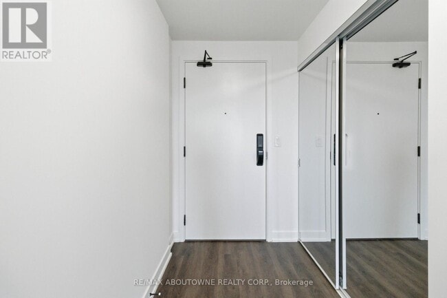 Photo - 2075 Lakeshore Rd. Unit 2011