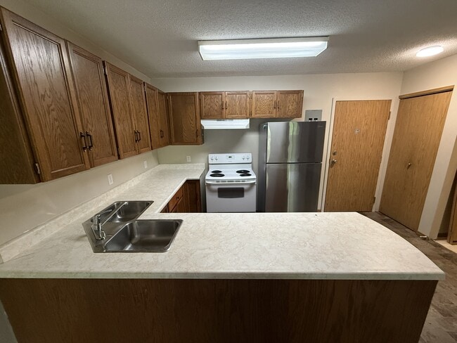 Building Photo - 5013 50 St Unit 206
