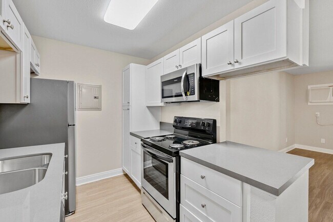 2BR/2BA Kitchen