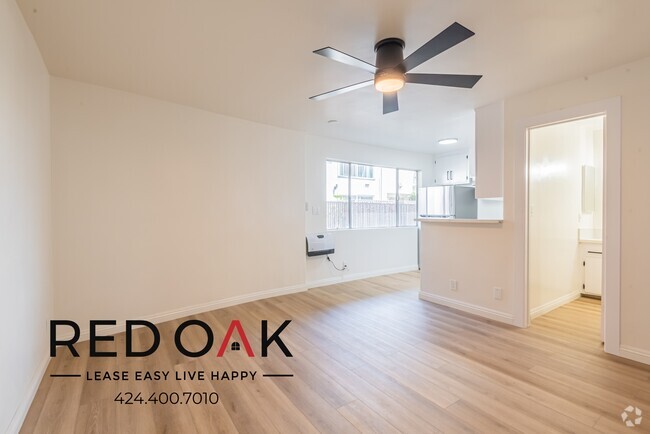 Building Photo - Wonderfully Spacious Studio Walk-Up Filled... Unit 103 Rental