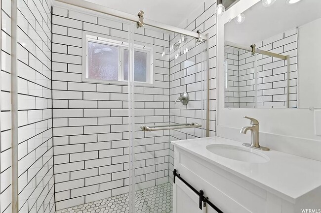 Photo - 1520 E 7380 S