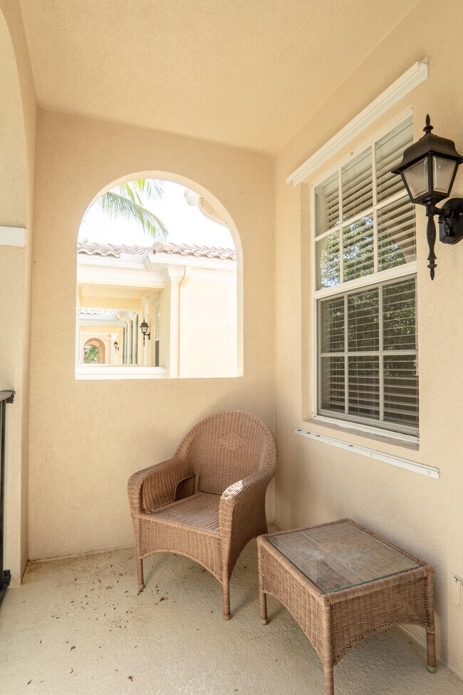 Photo - 186 Soriano Dr