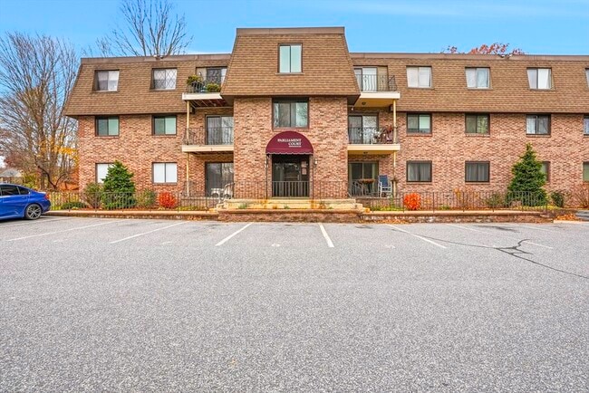 Building Photo - 59 School St Unit B12