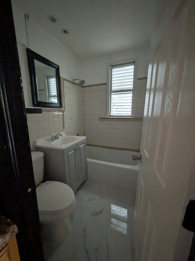 Photo - 244 Duncan Ave