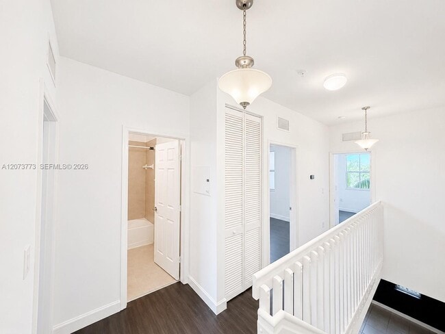 142 SE 28th Ter