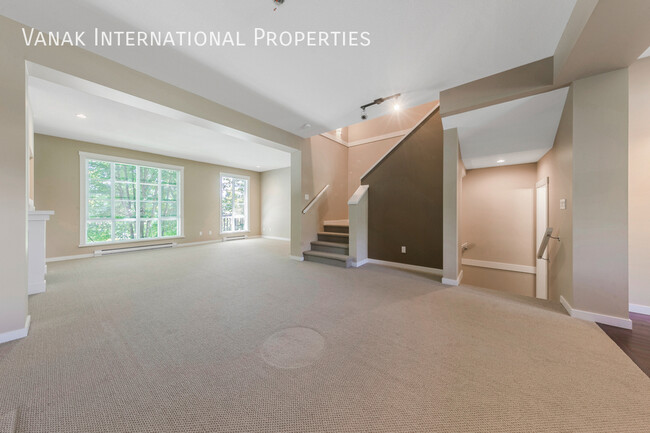 Photo - Spacious 4Bed Townhome in the Heart of Coquitlam