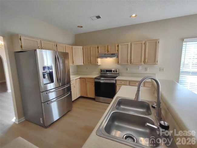 Photo - 1111 Land Grant Rd
