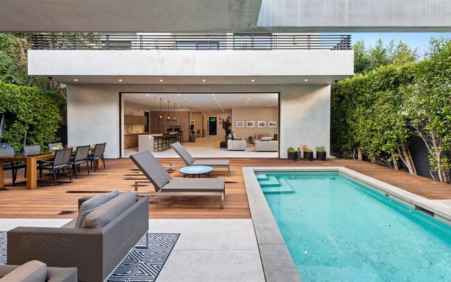 Photo - 623 N Edinburgh Ave