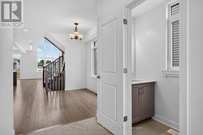 Photo - 1132 Spoor St