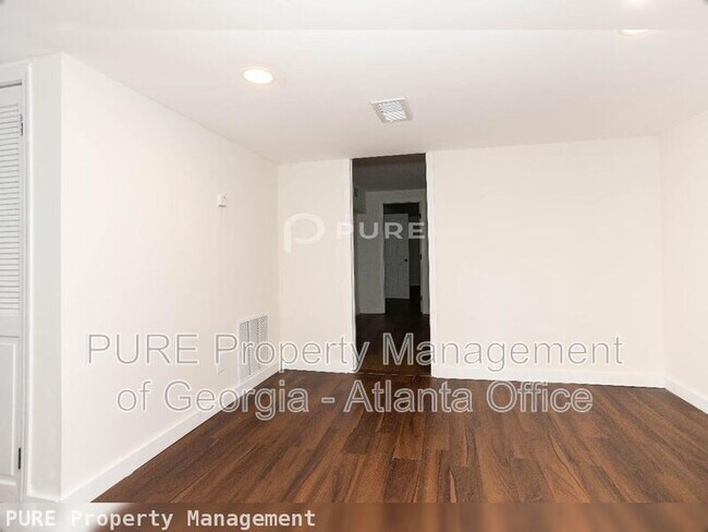 Photo - 1138 Gerald Pl SW Unit Apt B