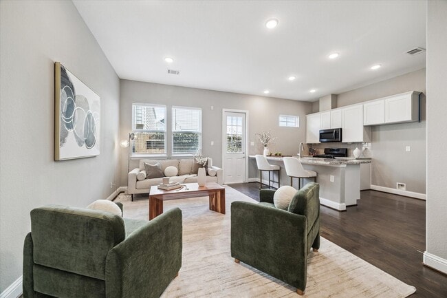 Photo - 5443 Camaguey St