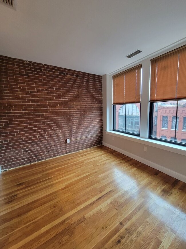 Photo - 107 Washington St Unit 1