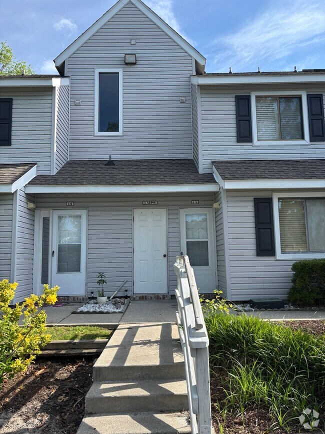 Building Photo - 500 Fairway Village Dr Rental