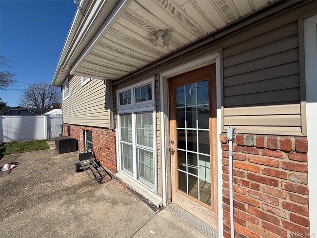 Photo - 73 Waterford Rd