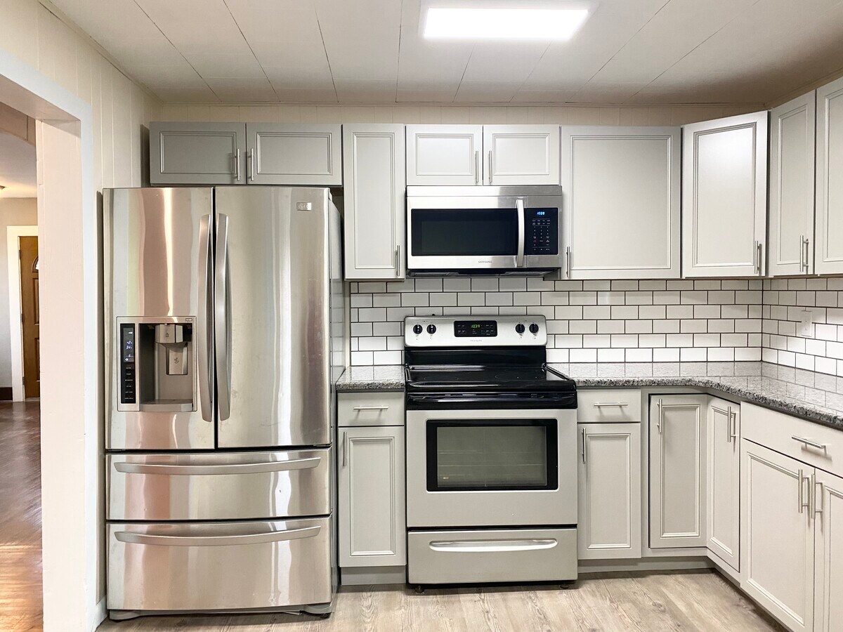 Photo - 822 Bloom Rd