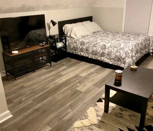 Photo - 2033 Maple Ave Unit 4