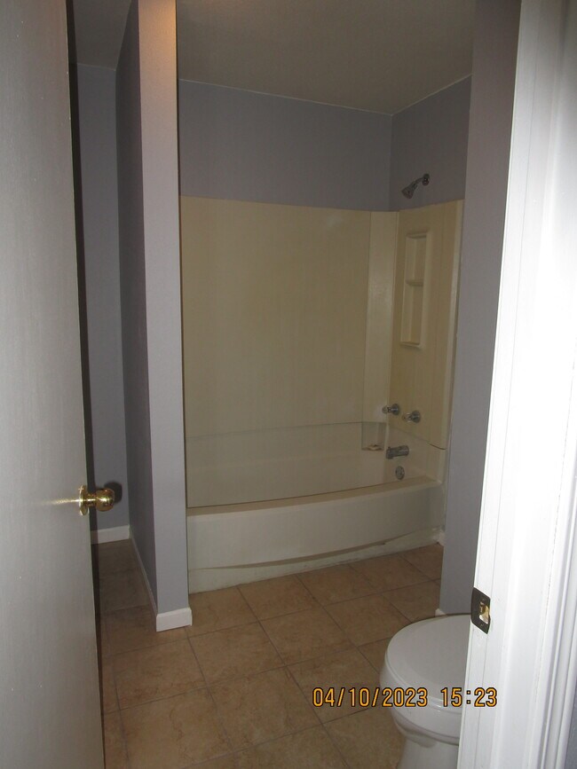 Baño completo - 309 S K St