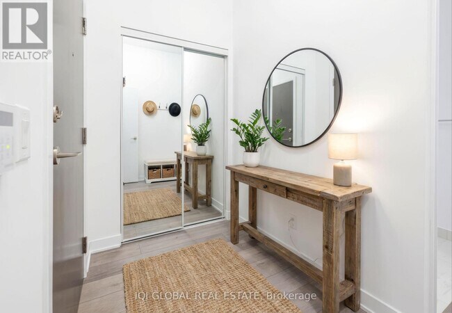 Photo - 10 Honeycrisp Cres Unit 312