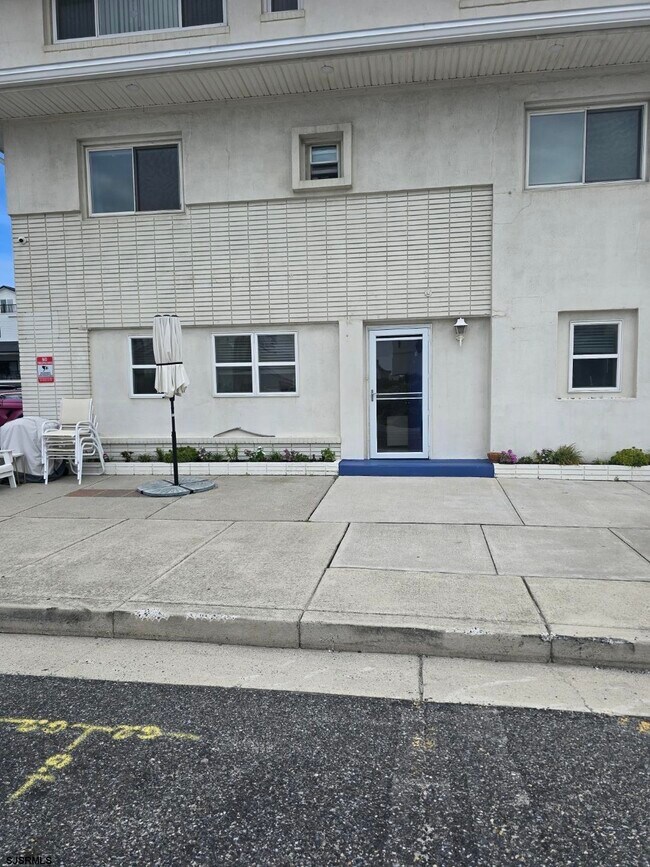 111 S Dudley Ave Unit 100
