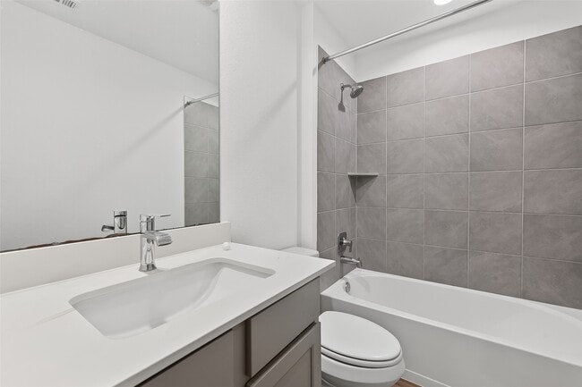 Photo - 827 Silver Kettle Dr