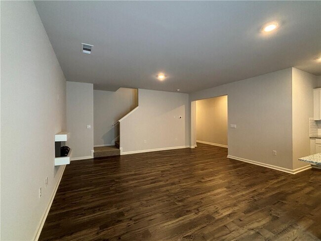 Photo - 472 Stoneybrook Dr