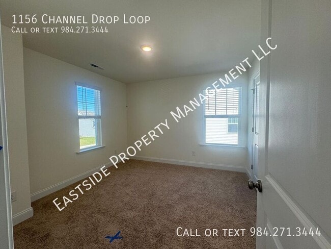 Photo - 1156 Channel Drop Lp