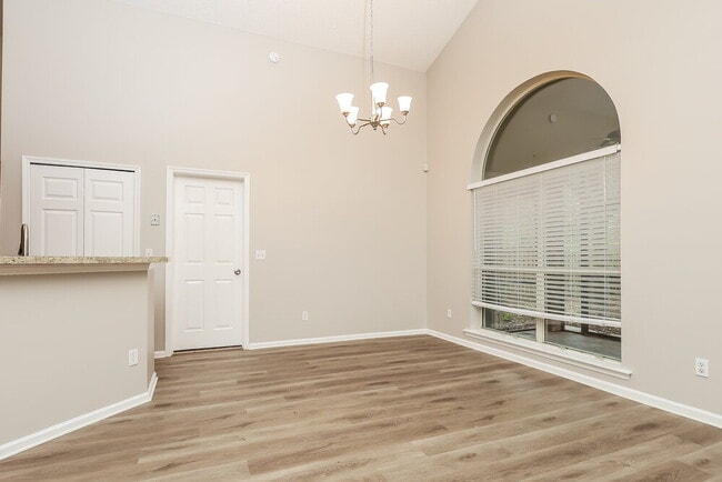 Photo - 1527 Linkside Dr