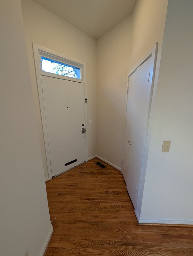 Photo - Georgetown Townhouse (Close to the West End and Dupont)