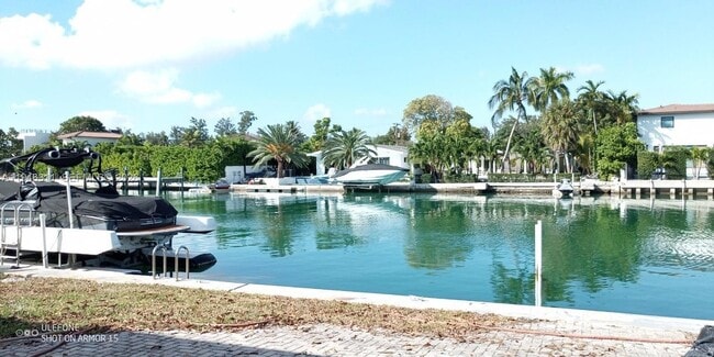 Photo - 1735 Calais Dr Unit 4