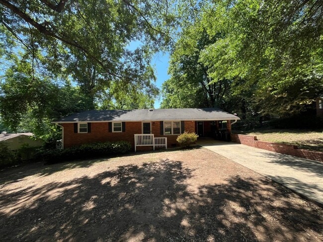 Building Photo - Spacious Modern Living. The Lifestyle You Deserve.