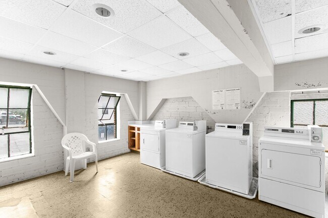 Photo - Charleston Court