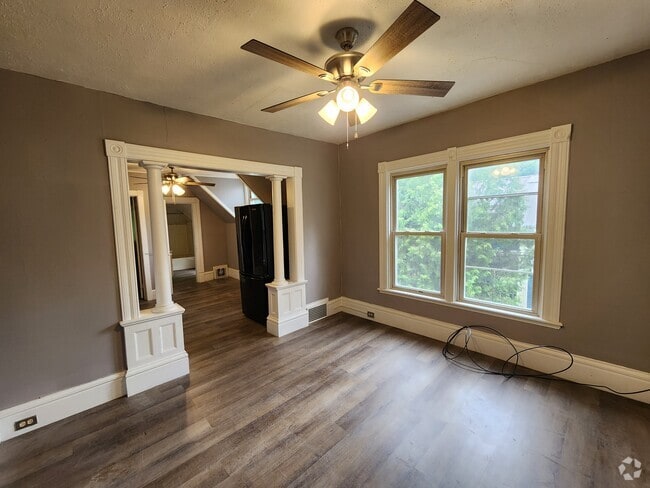 Building Photo - 23 Clay St Unit 3 Rental