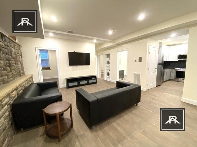 Building Photo - 3 bedroom in Brookline MA 02446 Unit 1