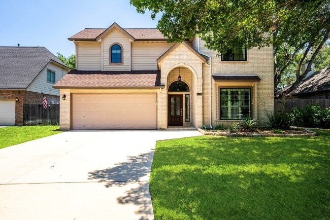 Building Photo - Spacious Cul De Sac Location Surrounded by... Rental