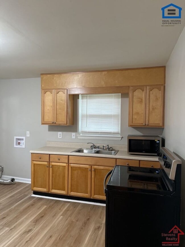 Photo - 1231 Helena Dr