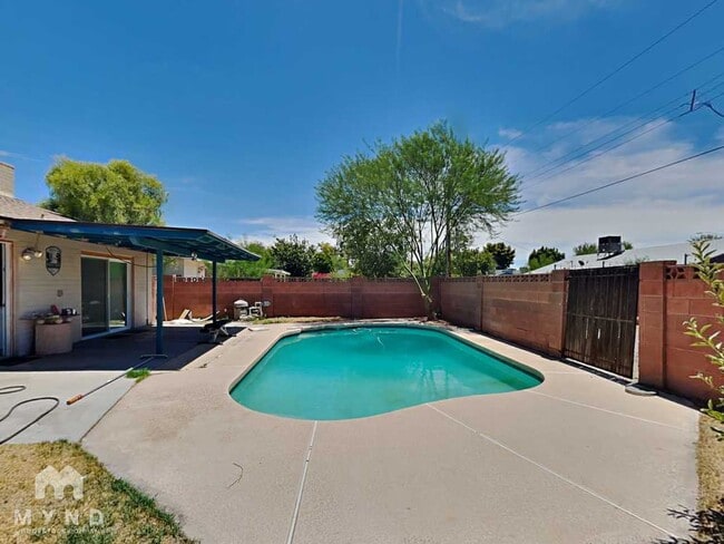 Photo - 537 E Laguna Dr