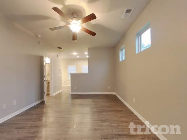 Photo - 86 Howard Ave