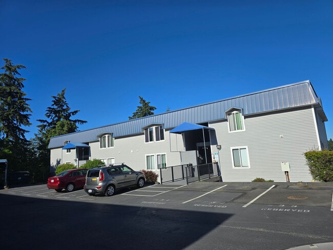 Lower Unit in Prime Bremerton Location wit... - Lower Unit in Prime Bremerton Location wit... Unidad B-13 Rental